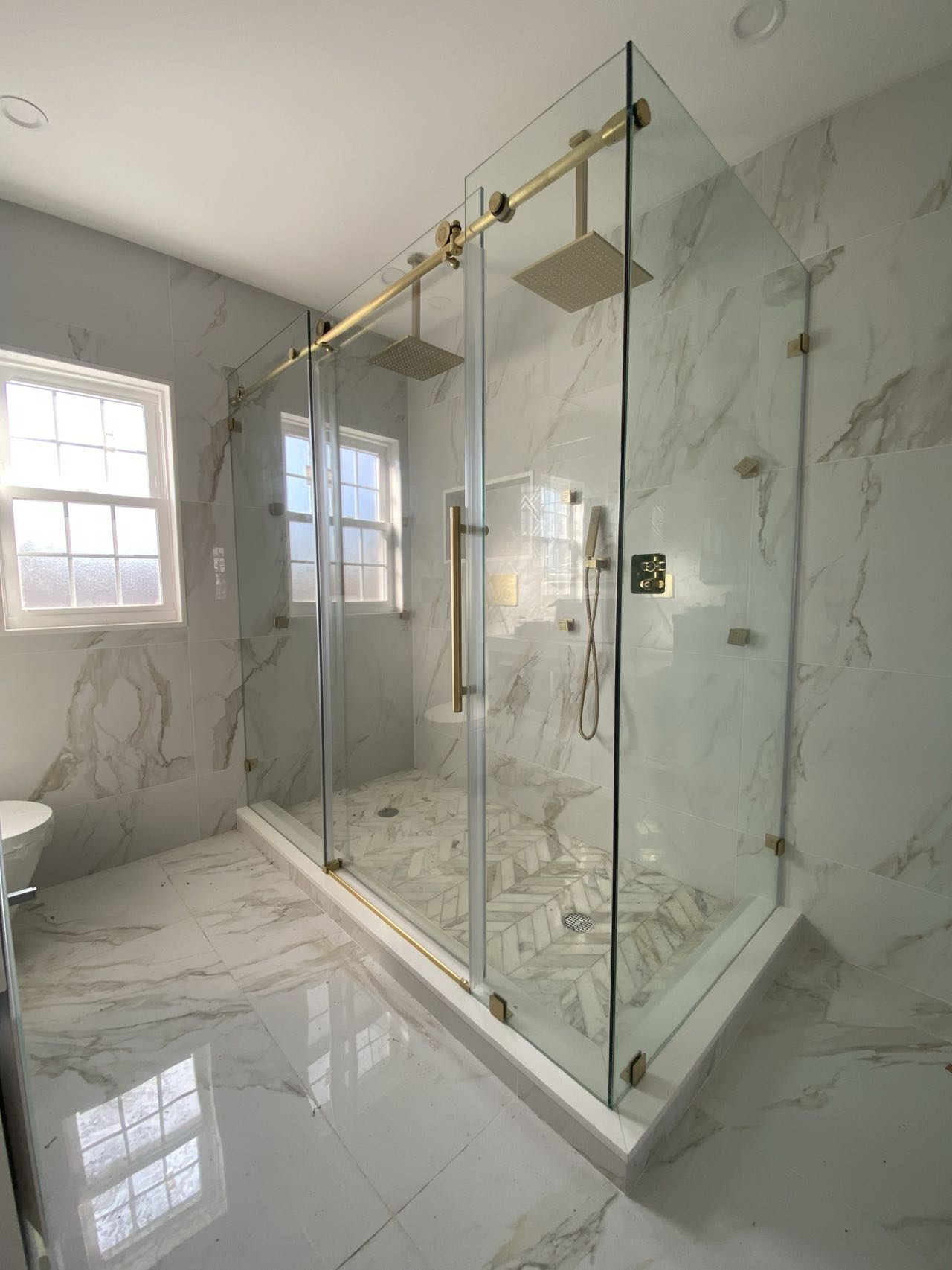 MZ Frameless Shower Enclosures with Return Panel (3/8