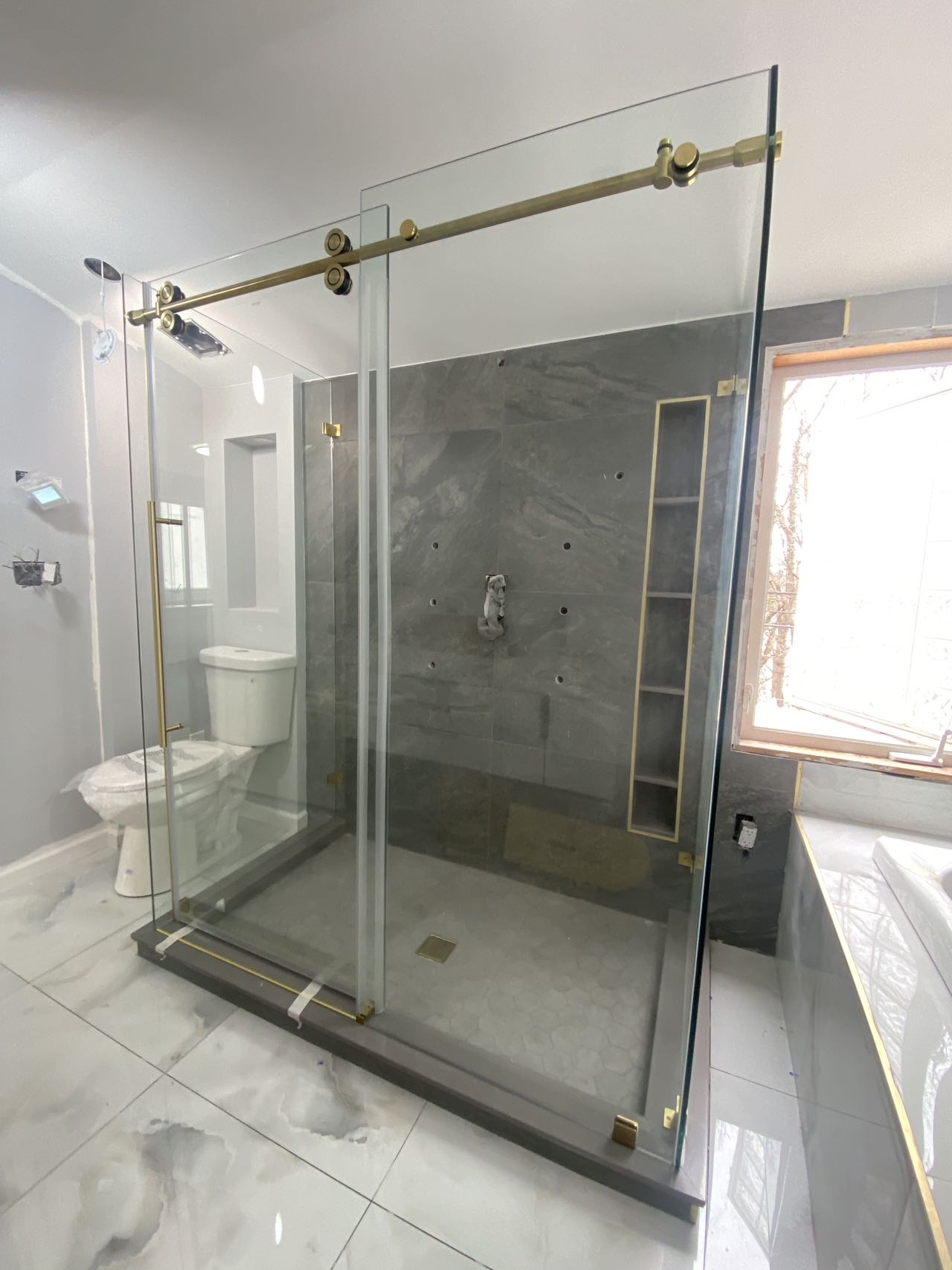BH Frameless Single Sliding Shower Door with Two Return Panels 60